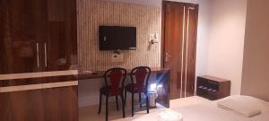 Hotel Hangout