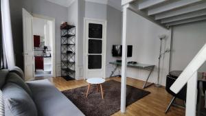 Rue Paul Valery - Paris 16 - 1160