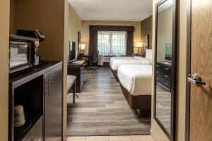 Queen Room with Two Queen Beds room in Best Western Plus Franciscan Square Inn & Suites Steubenville