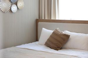 Luxury 1-Bedroom Apartment with Hall in Mamsha