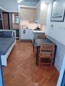 Seafront Apartment With Sea View YR11