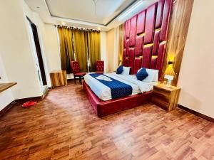 The Royal Residence Inn
