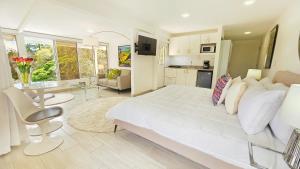 Casa Reina by Villa Alejandro