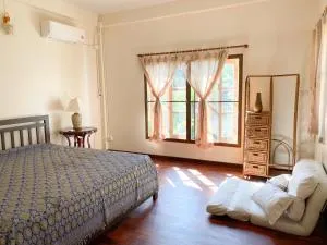 Baan Ko Little House - Ban Rai Khlong Sai