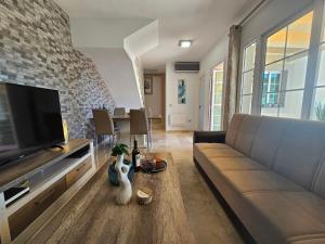 Welcoming and modern holiday home with access to swimming pool