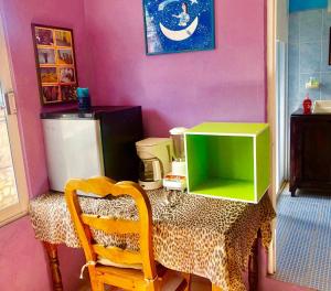 Room in Apartment - Central Comfy Small Studio