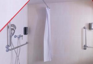 Hotels B&B HOTEL Auxerre Bourgogne : Chambre Double - Accessible aux Personnes à Mobilité Réduite 
