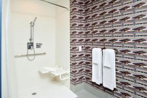 Aloft North Kansas City