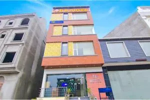 Hotel RD ZIRAKPUR - Manī Mājra