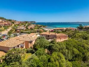 佩韦罗皮科洛酒店 - 切尔沃港