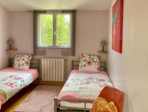 B&B / Chambres d'hotes La Villa des Roses Gite Chambres d'hotes Piscine chauffee : photos des chambres