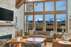 Luxe Tetonia Home with Tetons View, Close to Skiing!