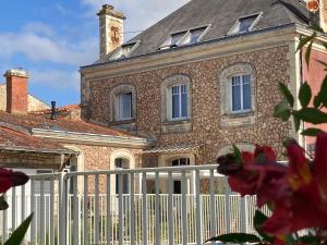 B&B / Chambres d'hotes La Villa des Roses Gite Chambres d'hotes Piscine chauffee : photos des chambres