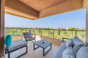 Modern Appart-Golf View, Terrace & Fiber Optic