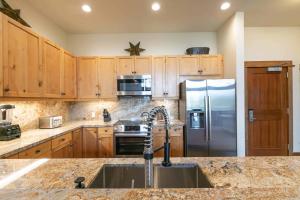 Iron Horse Lodge North 103 by East West Hospitality