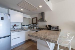 2 BR Apartment sea view