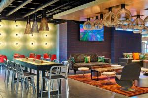 Aloft by Marriott Miami Airport