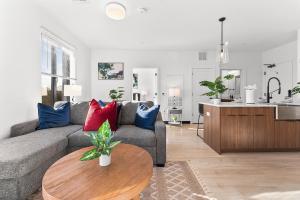 Furnished Luxury Apartment Close to Boston