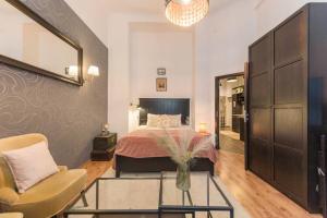 Heart inn -Heart of city