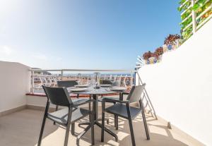 2 Bedroom Luxury Apartment with Sea View in Los Cristianos