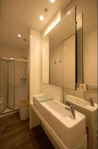 Space Shuttle studios - Tiny House