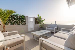 2 Bedroom Luxury Apartment with Sea View in Los Cristianos