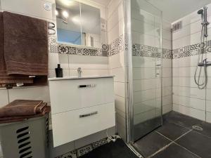 Appartements Chez BEN avec tout le confort clim wifi Netflix gratuit : photos des chambres