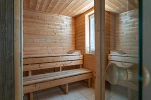 Villa Castagna near the Sea with Private Pool and Sauna