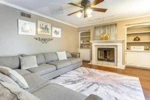 8 Mi to Dtwn Family-Friendly Home in Fort Wayne! - Fort Wayne