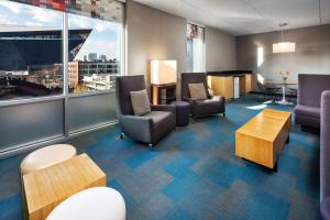 1 Bedroom Suite, 1 King, City view, High floor room in aloft Minneapolis