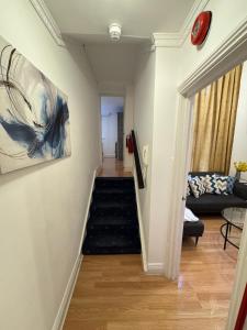 Charming and affordable flat for 4 people 7 min walking from OXFORD STREET - with breakfast