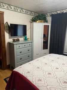 Center Street Cottage