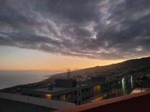 Casa Adora mit 3 Schlafzimmern, Garten und Meerblick - La Corujera