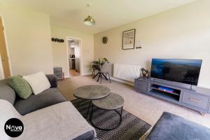 The Maisonette Solihull, Modern 3 Bed Serviced Apartments With Free Parking - Minutes From NEC JLR BHX HS2