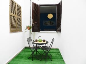 LOVELY BLUE subway A easy to get city center