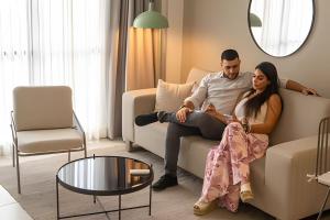 Torre de Apartasuites Centro Comercial Cerritos Mall