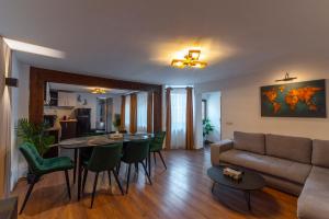 Kaya Charming 2-Bedroom Apartment