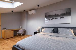 Luxurious House in an Exclusive Complex, Mount View