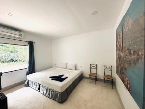 Kohchang stayin premium hotel in beach street market