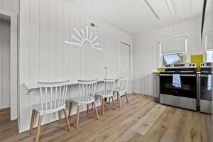 2BR1BA Sleeps 6 Pet-Friendly Walk to Ocean