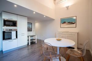 The Luxor Suites - Capponi