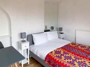 Pass the Keys - Flat in Glastonbury - 10 - Street