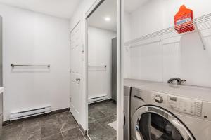 Huge 3 Bedroom Condo with a Large Patio
