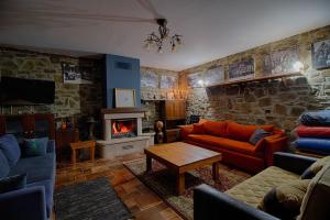 Dardha Gallery - Rooms & Villas