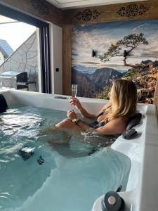 Porębiańska Osada Resort & Spa - 4hvězdičkové hotely ve městě Szlembark