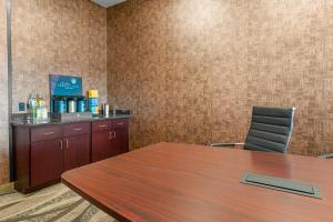 Cobblestone Hotel & Suites - Lynden