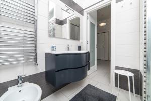 Luxury Seaview Apartment with Lift & Parking in Salerno City Center - Maison Dorotea