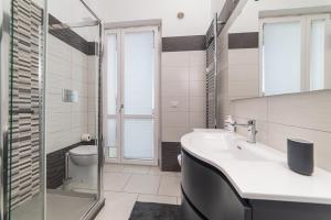 Luxury Seaview Apartment with Lift & Parking in Salerno City Center - Maison Dorotea