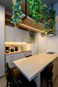 Estúdio reformado a 100m da praia | JC 35602