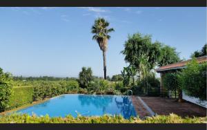 Casa de campo con piscina junto a Sevilla